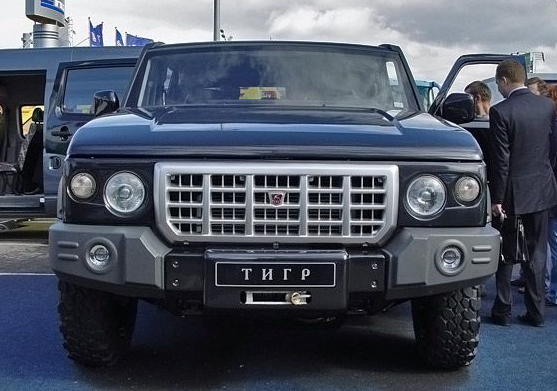grazhdanskiy_avtomobil_tigr_vid_speredi.